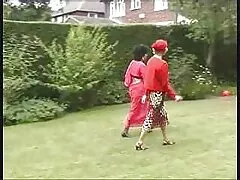 الممثلة الاباحية الشهيرة صور سكي عراقي تظاهر