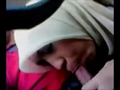 رقيقة فلم سكيي عراقي جدا حتى الأضلاع تخرج!