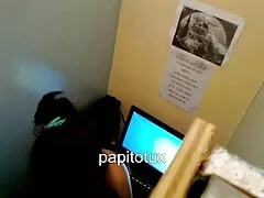 عثر شرطي كابري كافاني على بندقية افلام سكسيه جديده عراقيه قوية في سروال الرجل